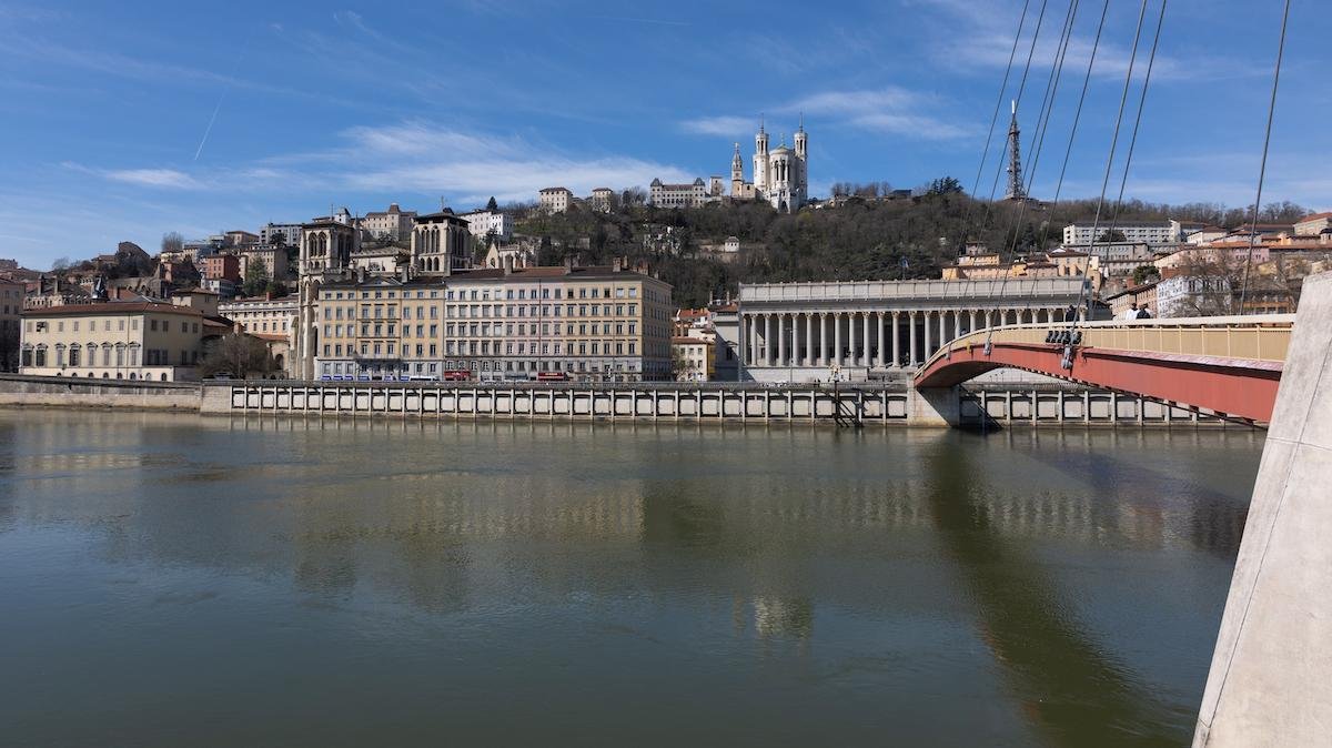 Palais de Justice et sa passerelle